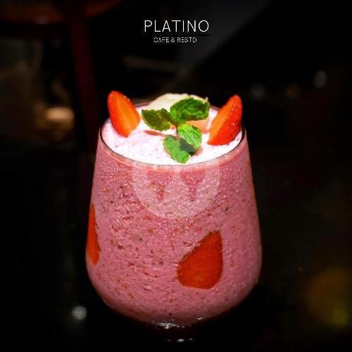 Strawberry Lychee Smoothies menu Platino Cafe & Resto, Grogol