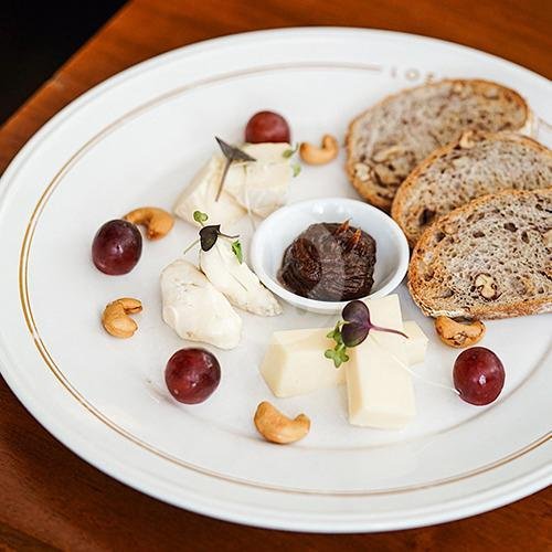 Cheese Platter menu Loewy, Oakwood