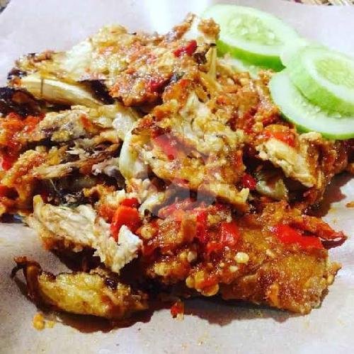 Kepala Ayam Goreng+TahuTempe menu Garasi Food And Beverage, Bendosari
