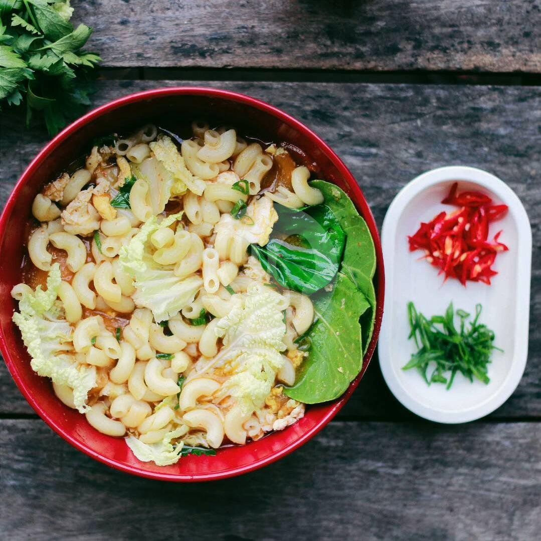 Seblak Mie Telor menu Seblak Coy, ISI