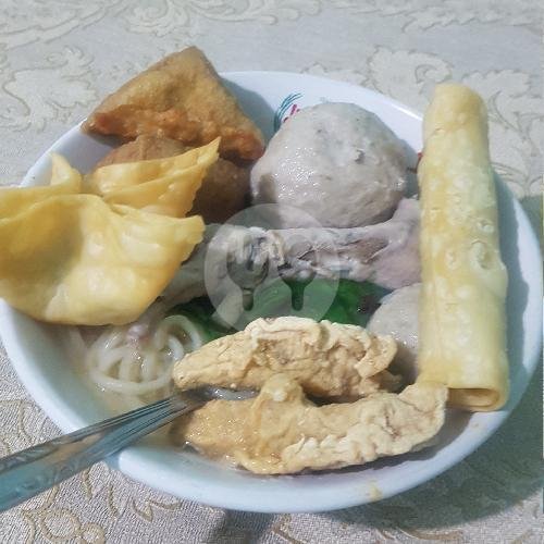 Mie Ayam Baso dan Ceker menu Bakso Kang Ibay, Babakan Asih, Bojongloa Kaler