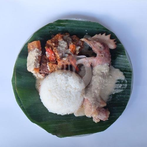 Nasi Gudeg Sayap menu Selat Solo Tenda Biru Gudeg Ceker Pak Bejo, Laweyan