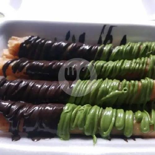 Pisang Roll Coklat Mix Strawberry menu Donat Kentang Dan Bomboloni, Kalidami