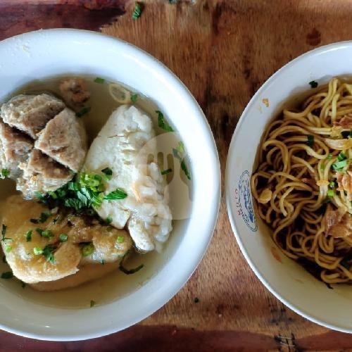 Mie Yamin Asin Komplit menu Batagor H isan Cimahi