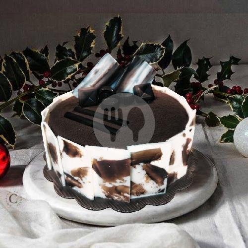 Redvelvet Mirror Glaze Premium UK 20cm menu Y Bakery And Coffee