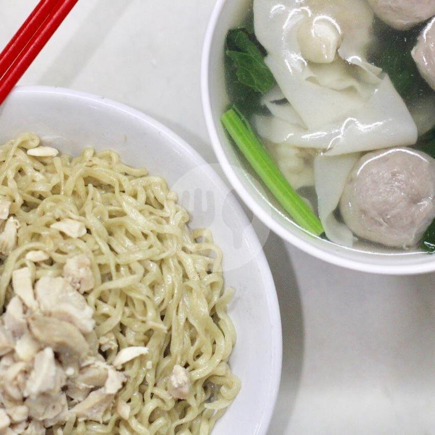 Yamien Manis Ayam menu Lomie 61, TKI