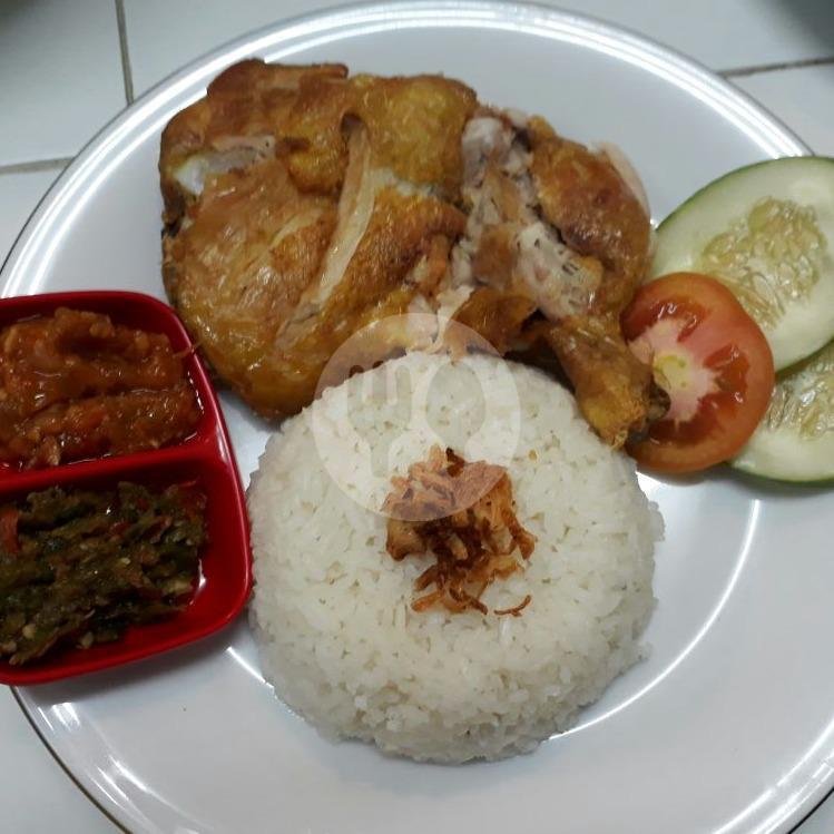 Nasi Goreng Ayam menu Warung Tengkleng Mbak Diah, Laweyan