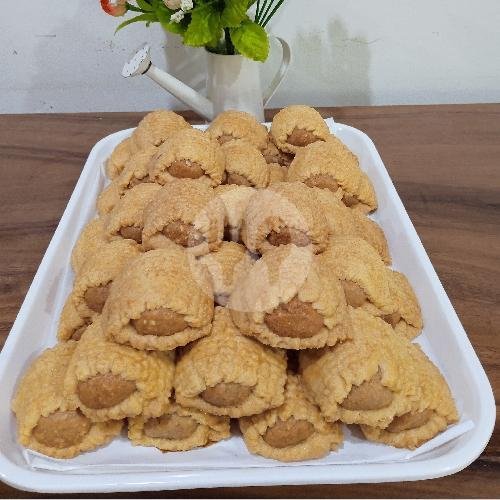Kue Kacang menu Toko Roti Selina, Wahid Hasyim