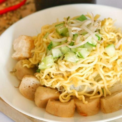 Lenggang Biasa menu Pempek Mikha, Cihideung