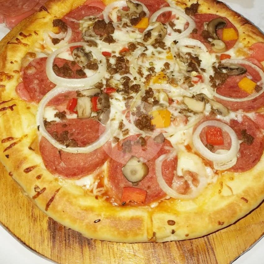 Pizza Dezzo Godean: Surga Pizza Terjangkau di Sleman