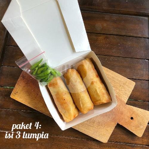 Panada menu Umama Lumpia Rebung