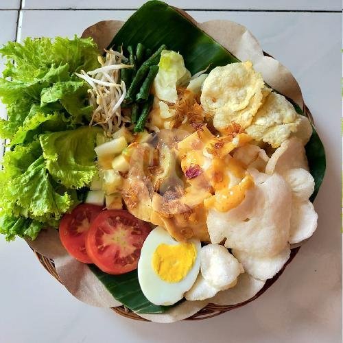 Review Warung Gado Gado Bu Lis 2: Surga Gado-Gado di Surabaya