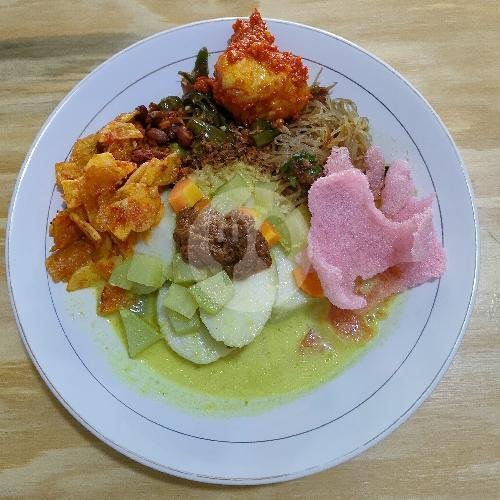 Lontong Medan + Telur menu Kede Soorr Lontong Medan - Radar Auri, Cimanggis - Cisalak