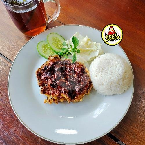 Es Jeruk menu Geprek Sohor, Tlogosari