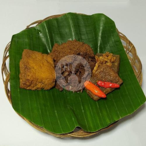 Gudeg Tahu Telur menu Gudeg Bu Kadi Pusat, Berbah