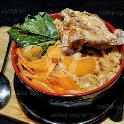 Seblak + Dumpling menu Seblak Nyinyir, Cililitan Besar