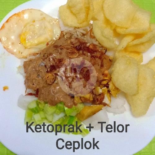 Tambah Telur menu Ketoprak Faiz, Beji