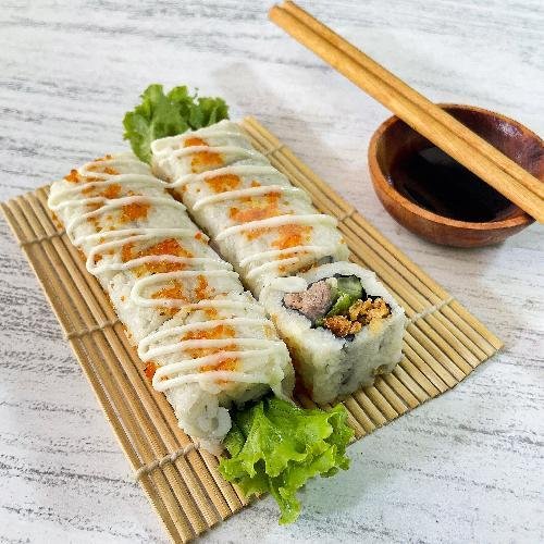 Review Tanoshii Sushi di Galaxy Foodcourt Bekasi: Pengalaman Makan Seru dan Ramah Keluarga