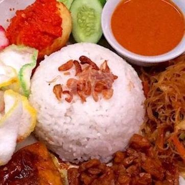Nasi Kuning +Telur Balado menu Nasi kuning dan nasi uduk fadlan