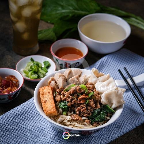 Mie HK Pedas Komplit menu Miee Time Magelang, Waringin