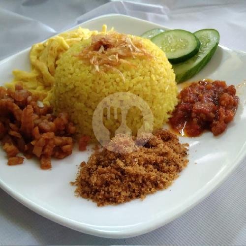 Review Nasi Kuning Kupat Tahu Lontong Kari Ibu Siti: Surga Kuliner di Bandung