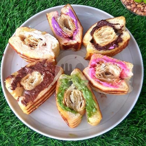 Review Roti Bakar Khazee: Surga Roti Bakar Kekinian di Padang