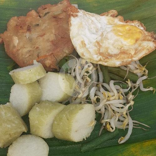 Lontong Pecel menu Nasi Pecel Bu Tati, Tebet