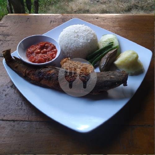 Ayam Goreng Hemat menu Angkringan Naga, Glagah