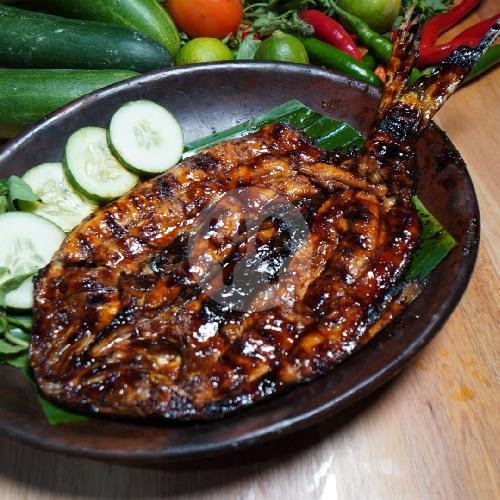 Gurami Bakar menu Bebek Goreng Harissa, MERR