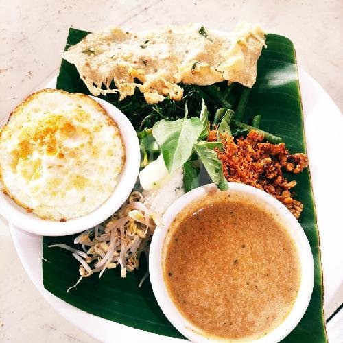Nasi Pecel Peyek + Ceplok menu Soto Rawon & Pecel Madiun Mergoroso, Ketandan Banguntapan