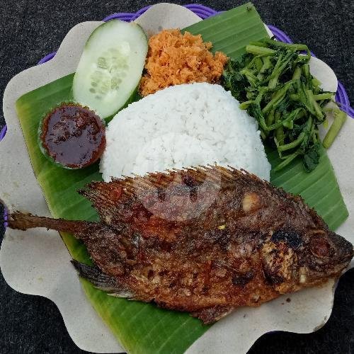 Ayam Bakar Noubu: Kenangan Manis dan Rasa Autentik di Taman Krida Budaya Malang