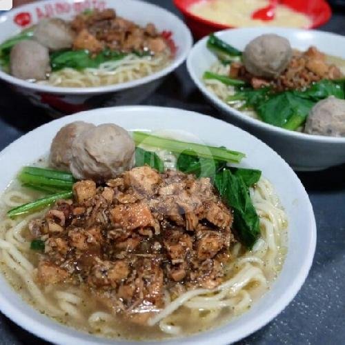 Mie Ayam + Pangsit + Baso + Es Teh menu Mie Ayam Goceng, Laweyan
