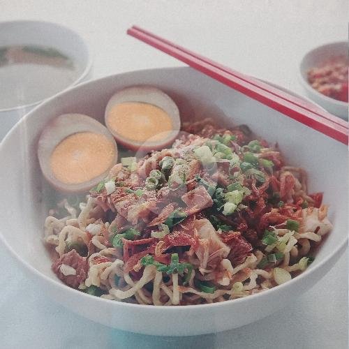 Review Bakmi Lamlo Pluit: Nostalgia Makan Enak di Tempat Cozy