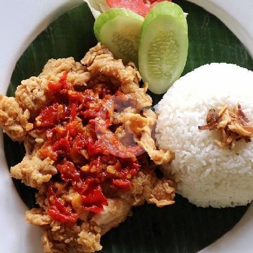 Nasi Lalapan Telur Dadar menu Dapur Ayumi, Suropati