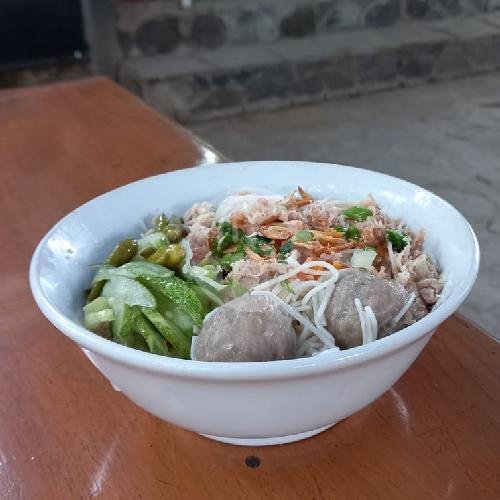 Mie Masak & Nasi Gudeg Pasar Baru: Surga Kuliner Nostalgia di Bandung