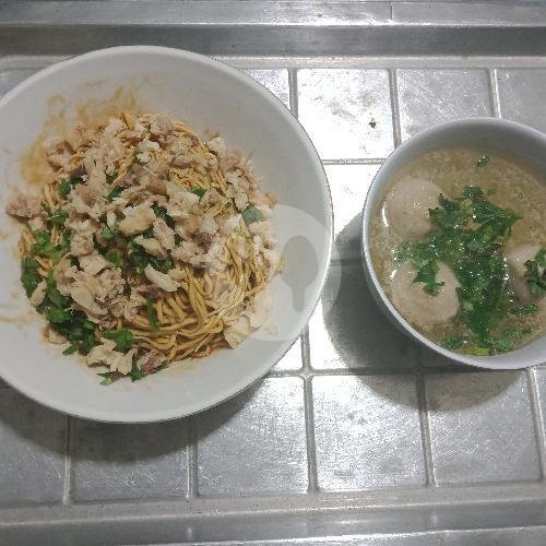 Yamin Manis Baso Pangsit menu Mie Baso Kaka Miskam