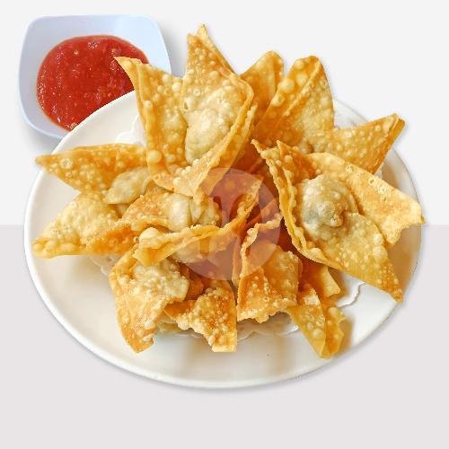 Pangsit Kuah Pedas menu Mie Kudusan, Bondowoso