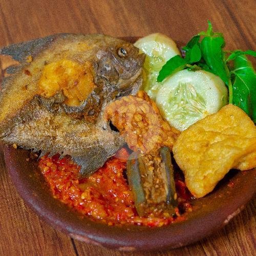 Nasi Ikan Dorang menu Penyetan Murmer, Kranggan