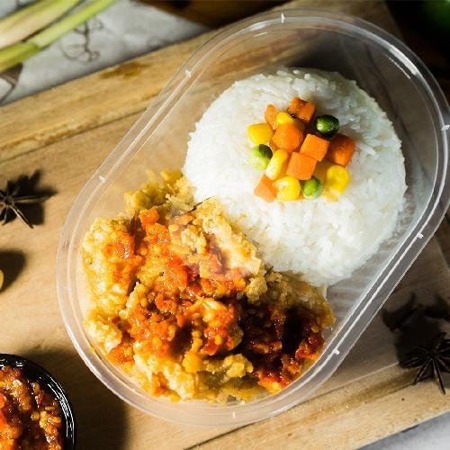 Nasi Kulit Sambal Matah menu Catniphora Cafe, Banjarsari