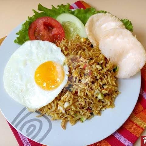 Nasi Goreng Ayam menu Warmindo NUR RIZKY STIPRAM