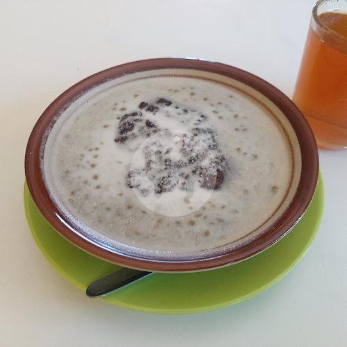 Kios Burjo dan Bakso Ringin: Nostalgia Rasa di Alun-Alun Cilacap