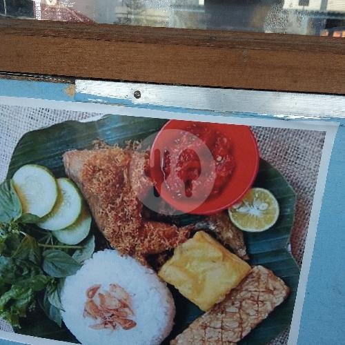 Paket Ayam Goreng/bakar menu Kupat Tahu Dan Lontong Kari Ayam Ibu Juju, Terminal Panorama Lembang
