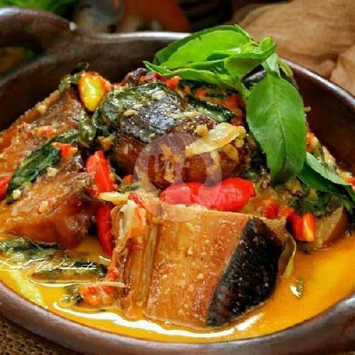 Nasi Kotokan Mangut Pee menu Pecel Madiun Mbak Nik, Wiyung