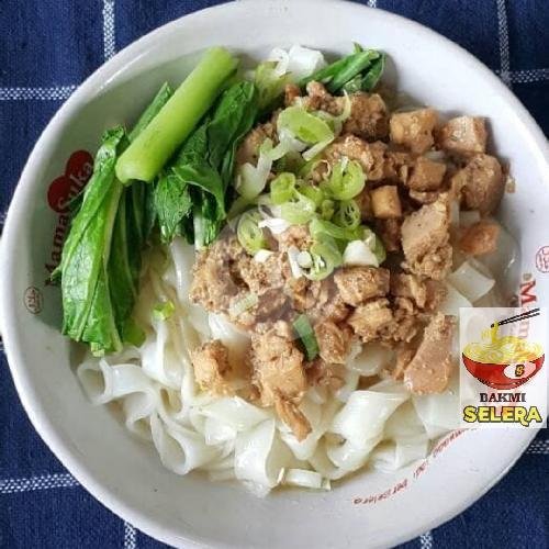 Kwetiau Ayam Pangsit menu Bakmi Selera, Duren Sawit