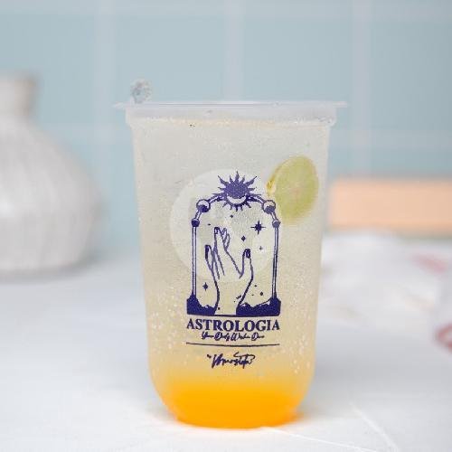 Premium Strawberry Milk (M) menu Mursida, Jember