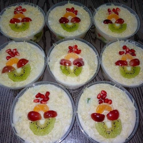 Salad Buah 1500ml menu Rumah Salad Vi & Key, Gadog Raya