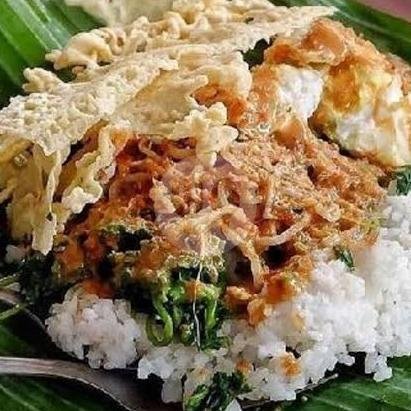 Nasi Pecel Madiun Mbak Susi: Surga Kuliner Pecel di Surabaya Nasi Pecel Madiun Mbak Susi: Surga Kuliner Pecel di Surabaya