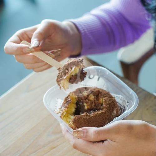 Vanila Custard menu Donut Boyz Cafe, Jl. Dr Cipto Mangunkusumo