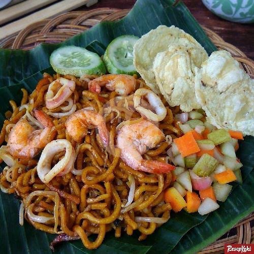 Mie Aceh Cut Nyak Dhien: Pengalaman Kuliner Seru di Bandung