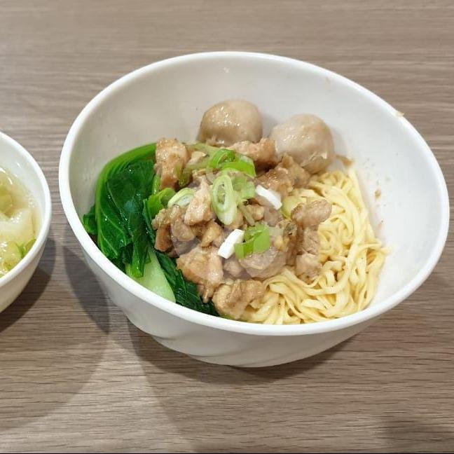 Mie Ayam Special Pangsit Goreng menu Mie Ayam Jakarta Bang Rudy, Gubeng